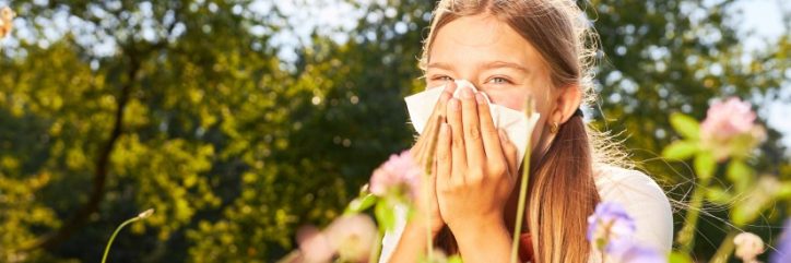 Hayfever Management: Understanding, Treating, and Preventing Allergic Rhinitis